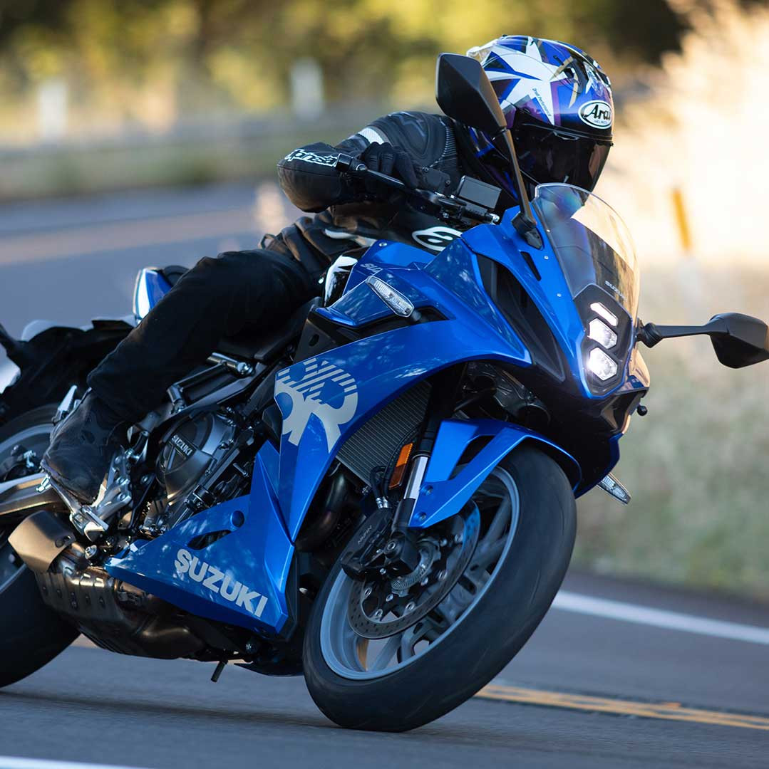 Imagem do modelo GSX-8R <a href='http://suzukimotos.com.br/gsx-8r'>i</a>
